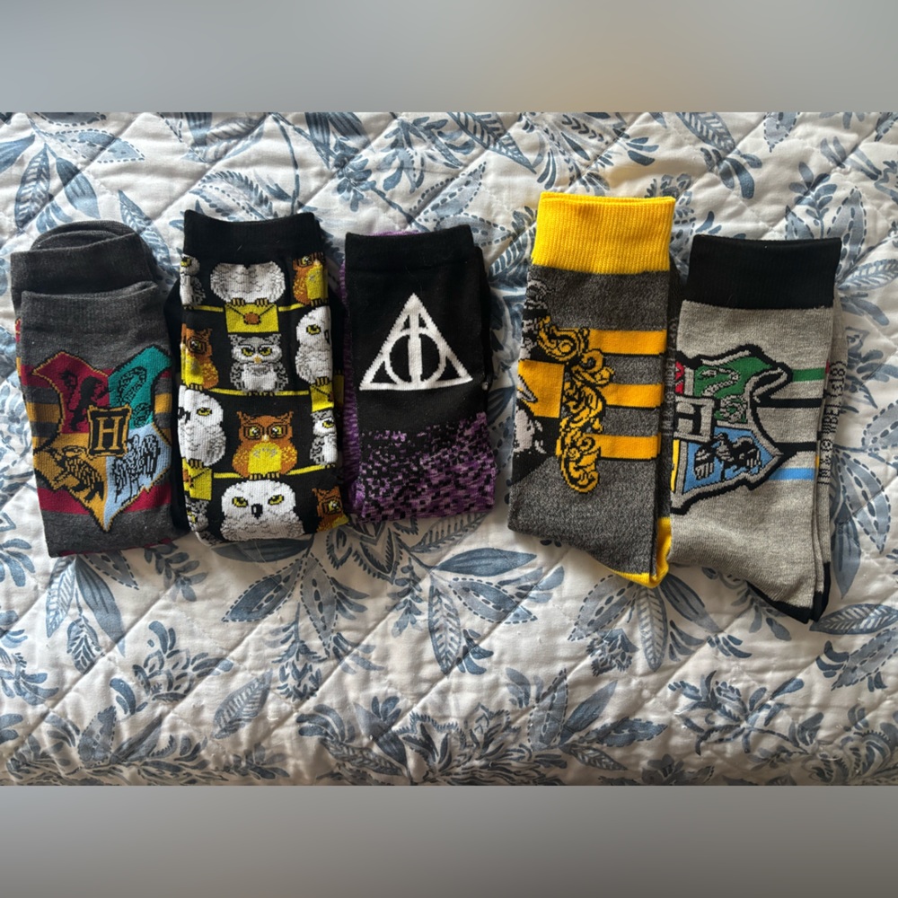 Warner Bros. Hogwarts Themed Women's Socks Set - Black, Yellow, Gray